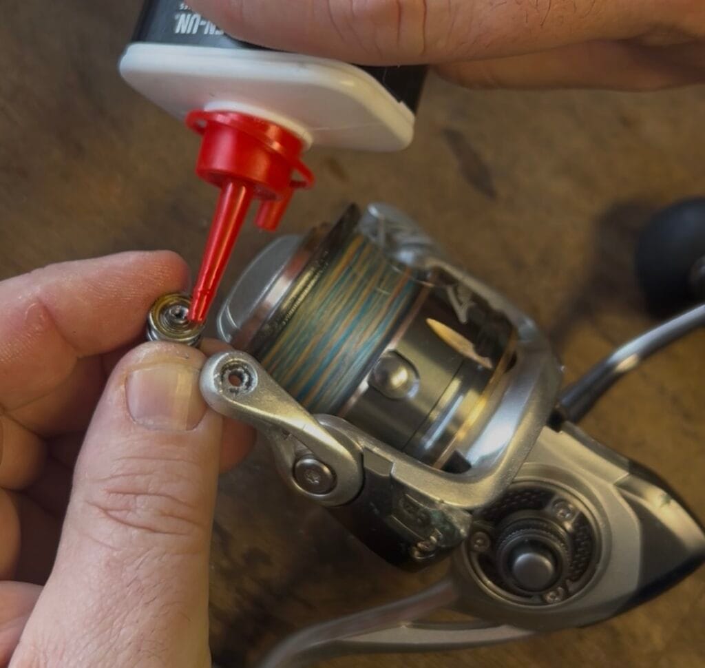 Huiler le galet de son moulinet